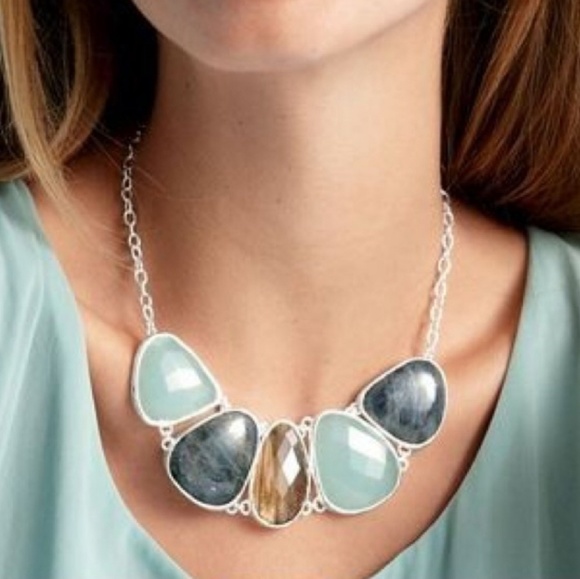 STELLA & DOT Sanibel necklace - Picture 4 of 6